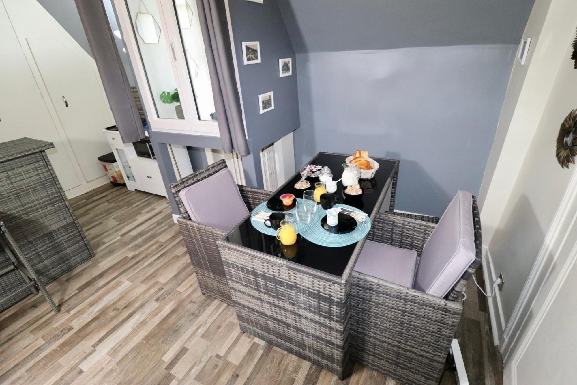 Duplex Au 2Eme Et De Notre Maison -Acces Au Jardin-Smart Tv-Streaming-Wifi Le Mans Exterior photo